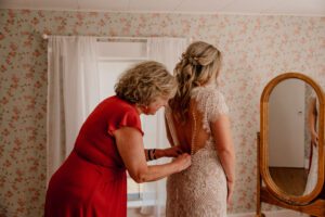 Washington wedding photographer capturing the bride getting ready at Brown Family Homestead in Leavenworth, Washington
