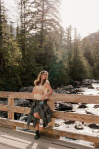 Ethereal senior portraits on the river in Leavenworth, Washington