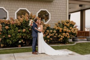 Couples portraits at Sunset Marina in Lake Chelan